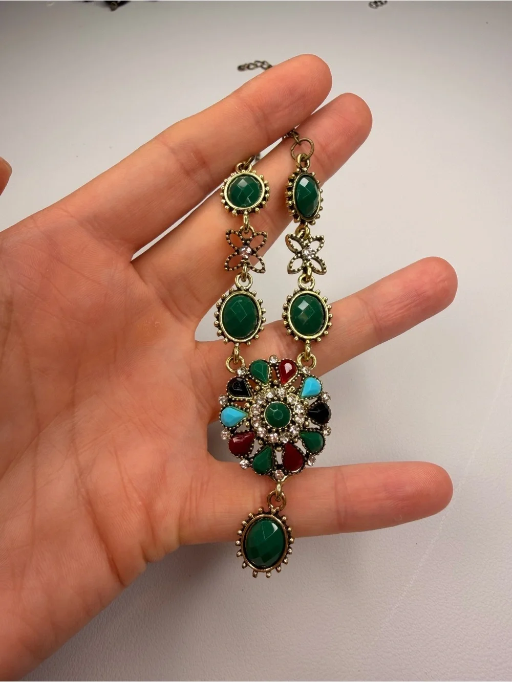 Green and Multi-Color Floral Pendant Necklace
